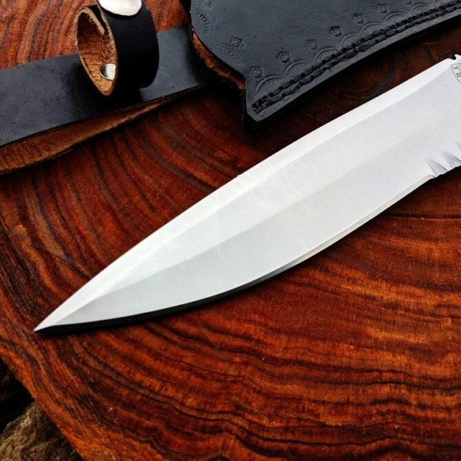 RE4 Replica Knife Custom Handmade D2 Steel Leon Kennedy's Knife - Image 4